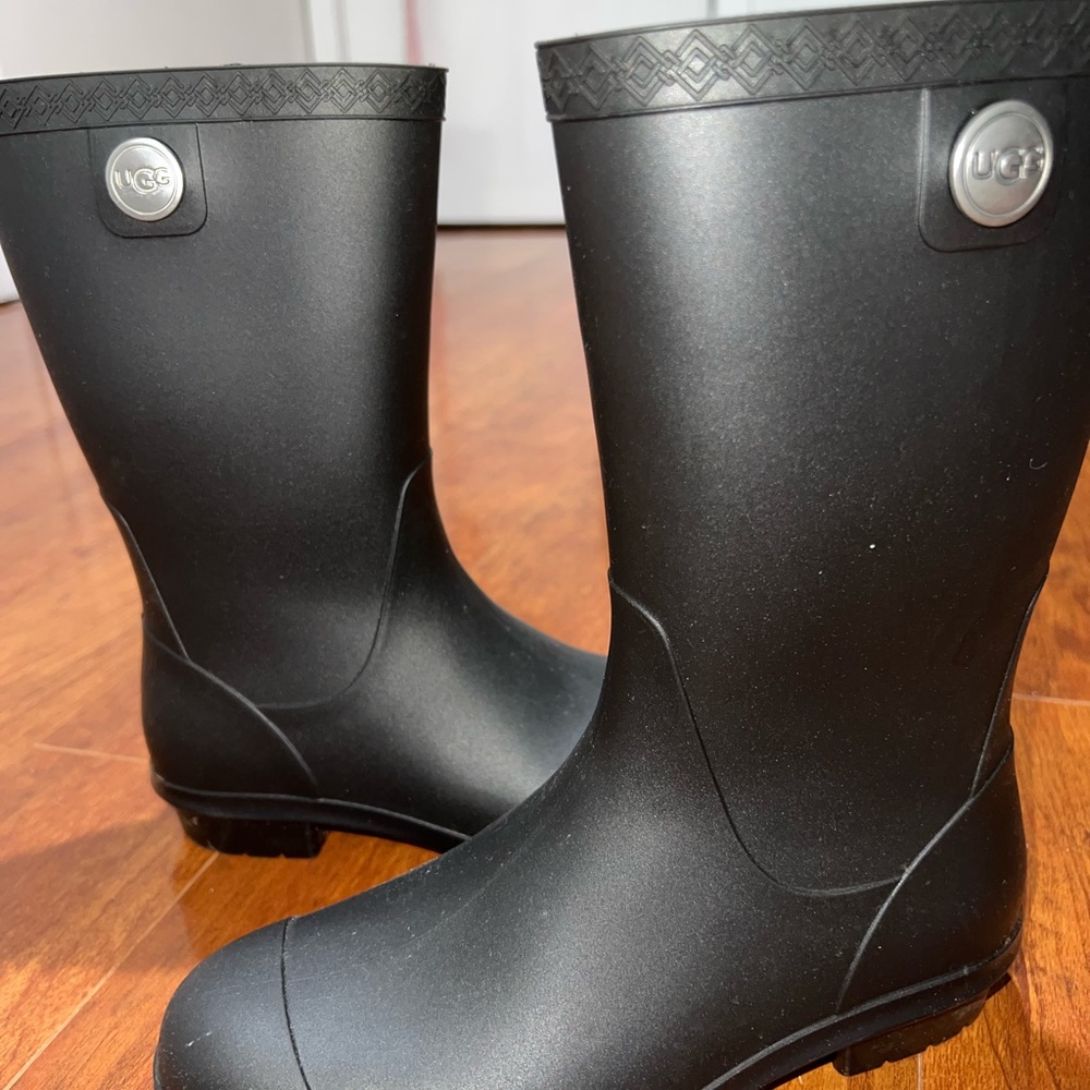 UGG Rainboots